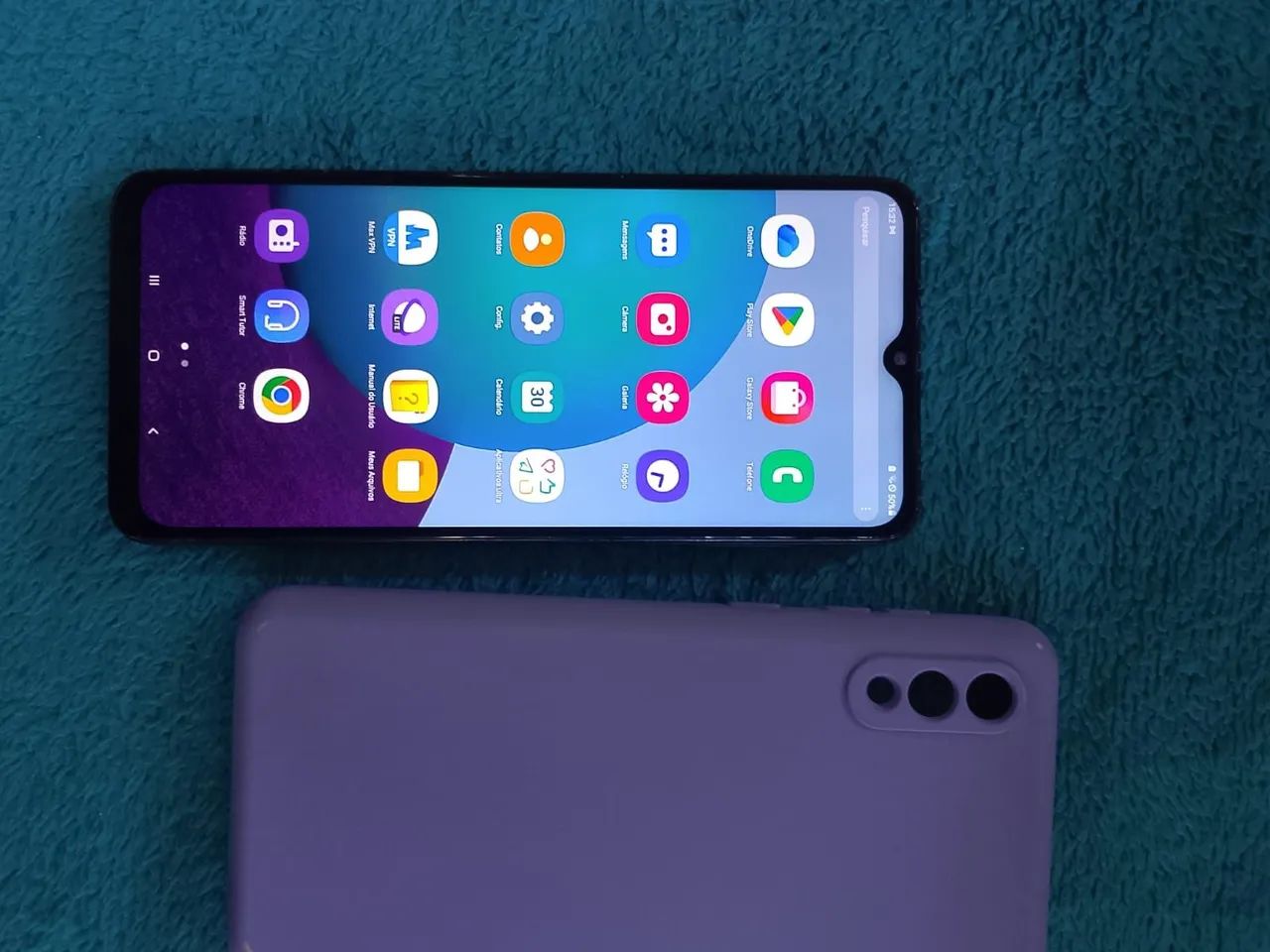 Celular em bom estado de uso 