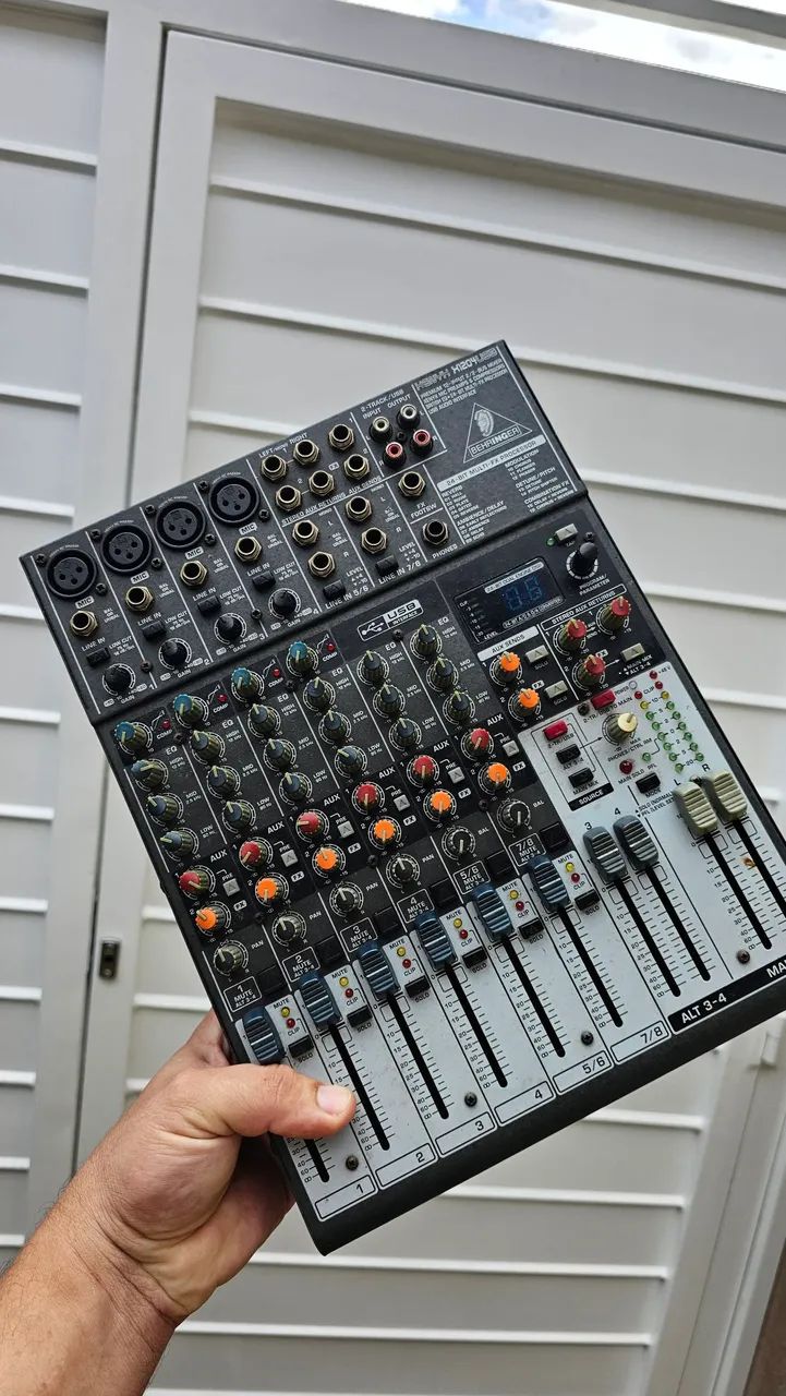 Mesa de SOM 8 Canais Behringer - Foto 4