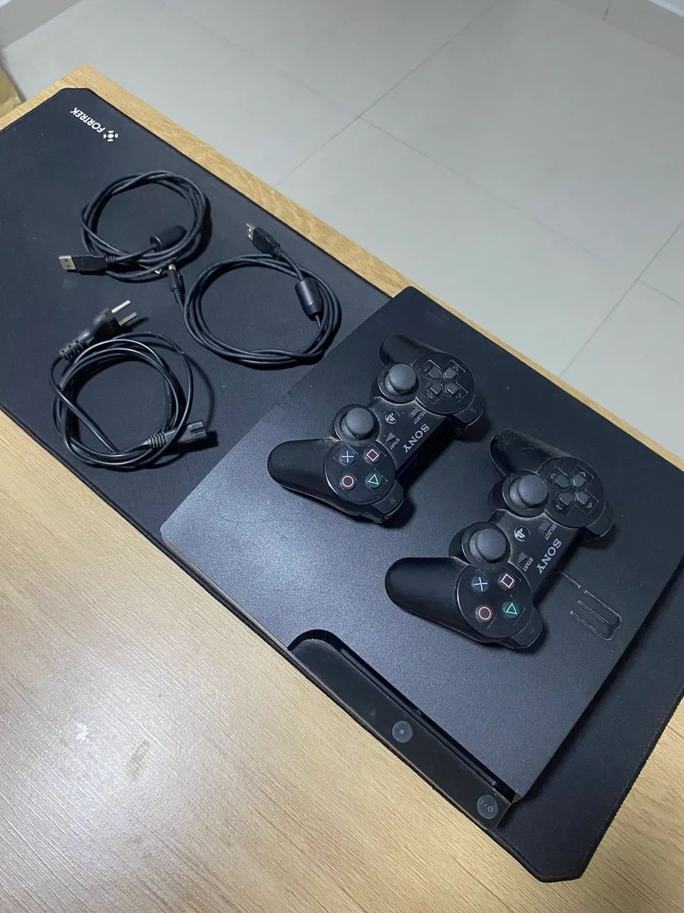 PlayStation 3 Slim desbloqueado + 2 controles