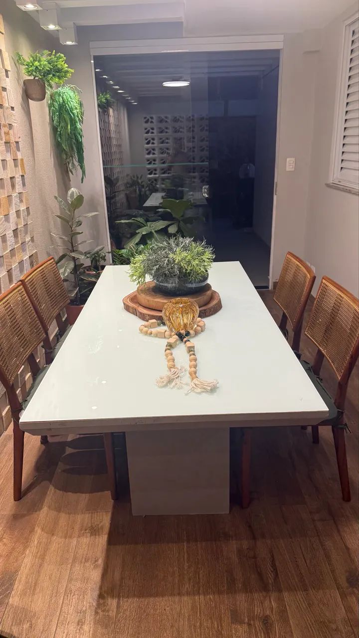 Mesa de jantar 184x90+ 4 cadeiras  - Foto 2