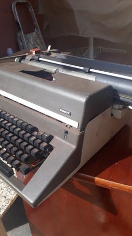 Máquina de escrever - Foto 5
