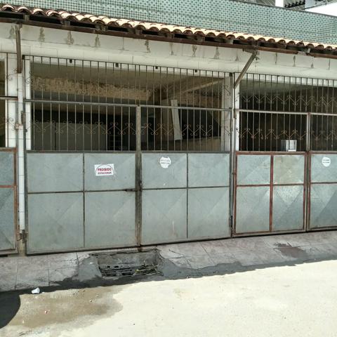 Vendo garagem coberta e fechada em pernambues