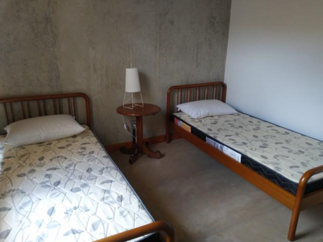 Casa a venda em condomínio fechado moeda/mg mobiliada 3 quartos 5 vgs lazer - Foto 11