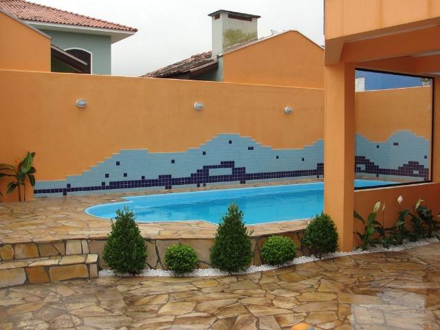 Residência em Itapoá ,5q.(4suítes), hidro, snooker, wifi,60m do mar, monitoramento 24h