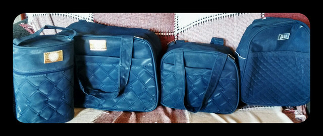 Bolsas semi novas azul marinho