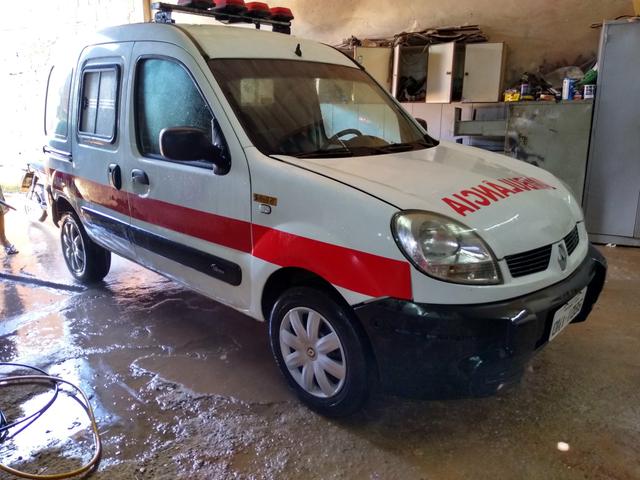 Ambulância kangoo - Foto 2