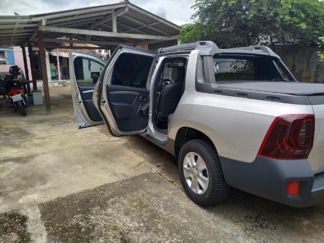 Vende-se Duster Oroch Semi Nova - Foto 4