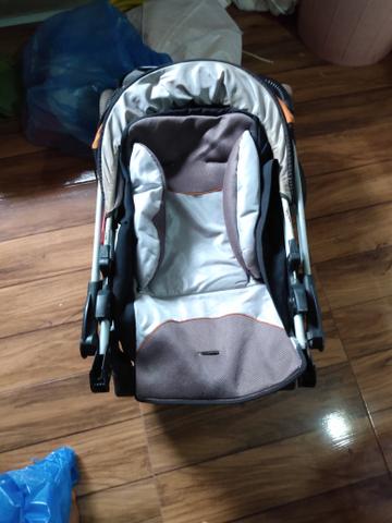 Vendo um carrinho e um bebê conforto - Foto 3