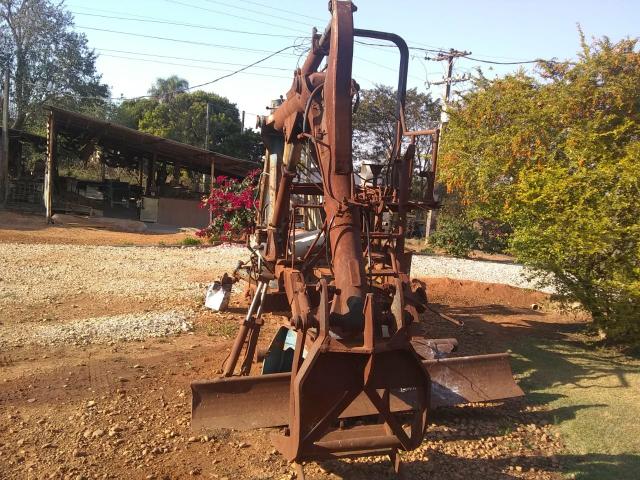 Carregadeira Ford