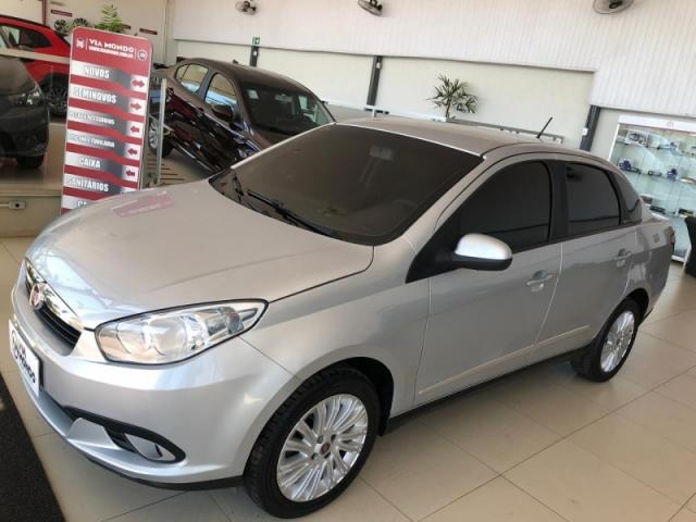 FIAT GRAND SIENA 1.6 MPI ESSENCE 16V 2016 - Foto 9