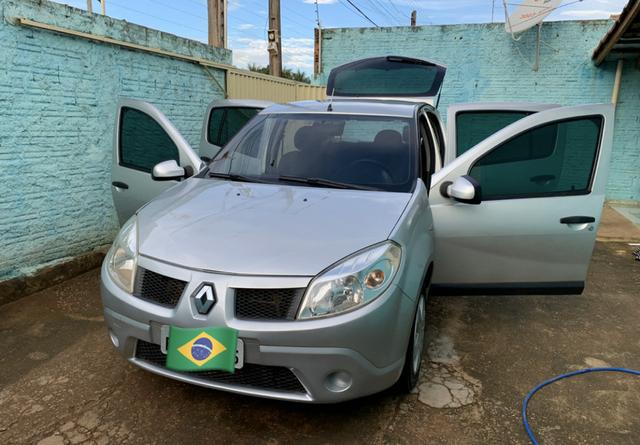 Carro Sandero 1.6