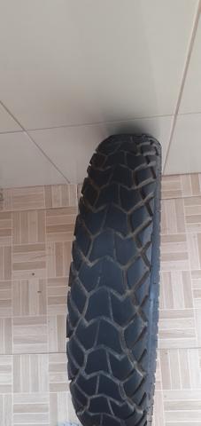 Pneu traseiro lander