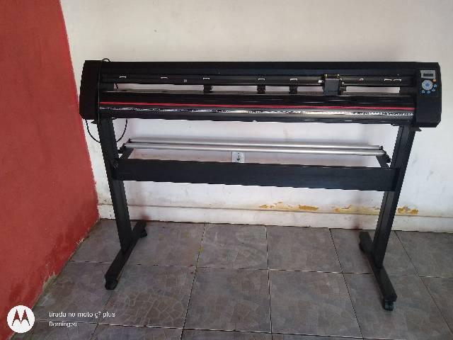 Vendo ou troco plotter de cortar adesivo multifuncional muito nova - Foto 2