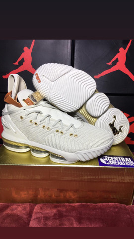 Nike LeBron James 16 HFR 42 - Foto 2