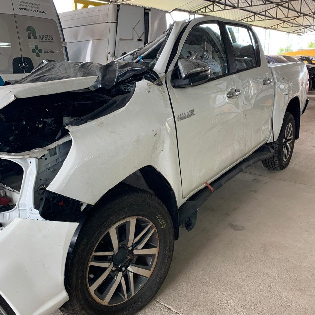 Sucata de Hilux SRX 2019 0km pra retirar peças - Foto 2
