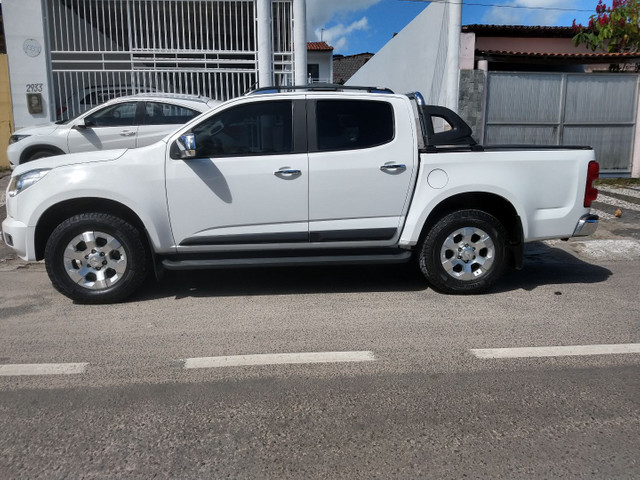 CHEVROLET S10 LTZ O carro tá na Av Maria Quitéria 2933 menudo veículos