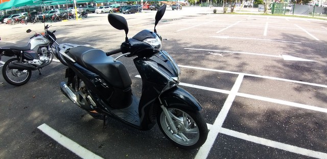 MOTO SH 150I /AZUL ANO 2018 SÓ COM 10 MIL KM VALOR 13 MIL.