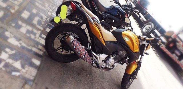 MOTO CB 300