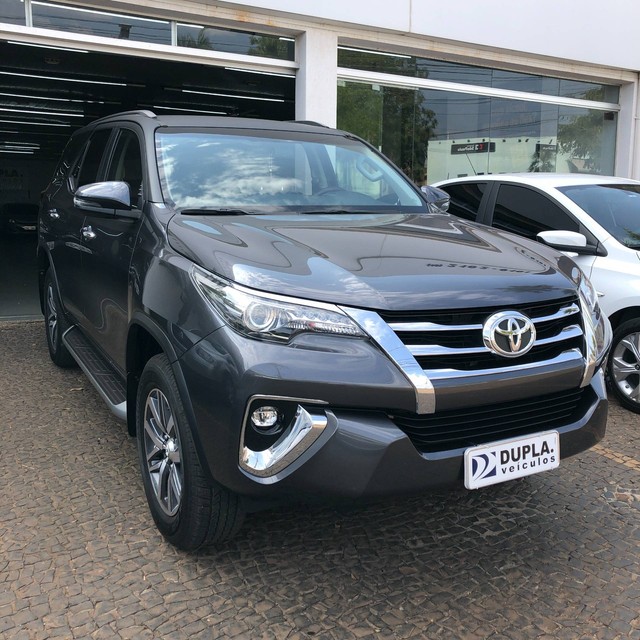 HILUX SW4 2019/2020 2.8 SRX 4X4 7 LUGARES 16V TURBO INTERCOOLER DIESEL 4P AUTOMÁTICO
