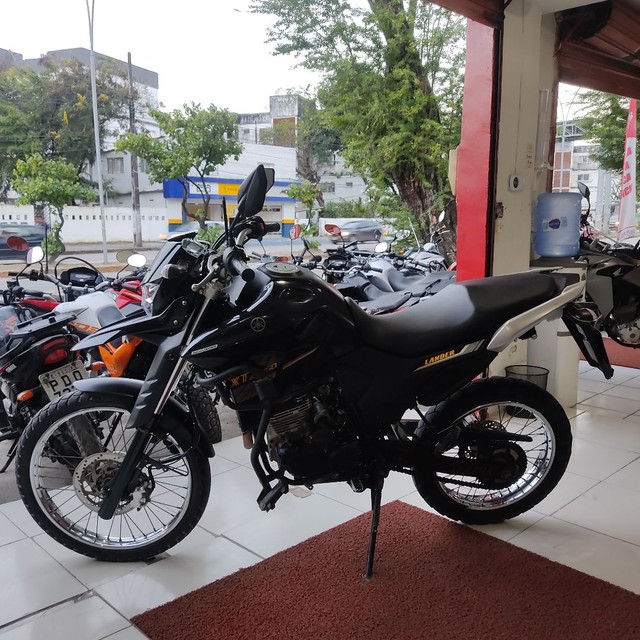 YAMAHA LANDER 250 ANO:2020 KM: 25.000 ÚNICO DONO R$: 20.000   EMPLACADA E TRANSFERIDA  