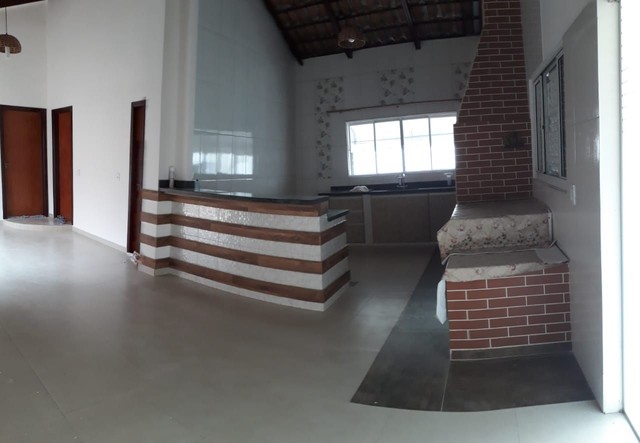 Casa com 4 quartos, área gourmet e terreno nos fundos - Foto 4