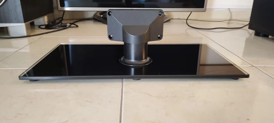 Base Tv Semp Toshiba com parafusos - Foto 4