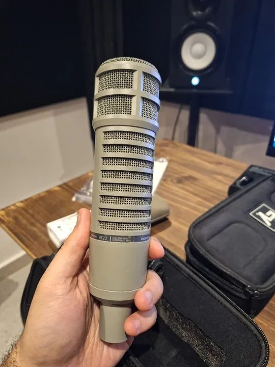Microfone Electro-Voice RE20