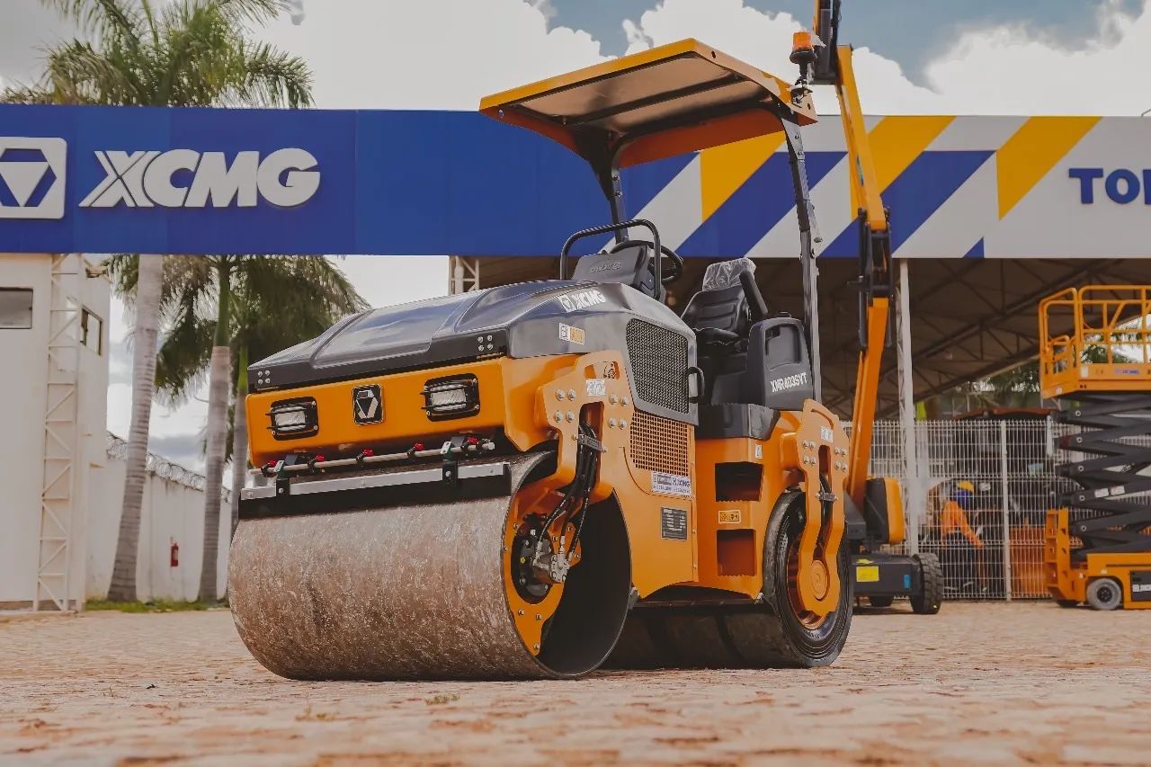 Rolo compactador de solo XCMG misto combinado. 4 ton. - Foto 2