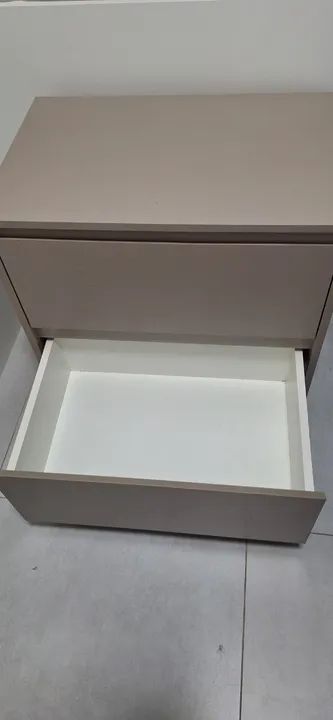 Escrivaninha com 2 gavetas