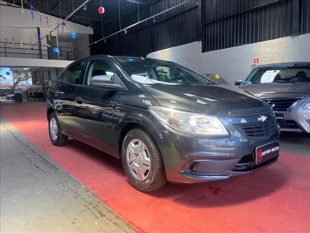 CHEVROLET ONIX 2017 1.4 MPFI ACTIV 8V FLEX 4P - Carango - 107978