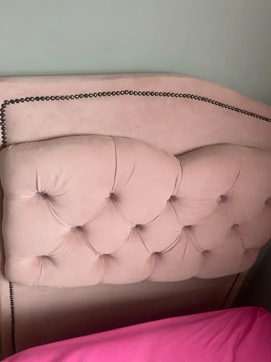 Cabeceira Capitonê Solteiro em Veludo Rosa com Botões