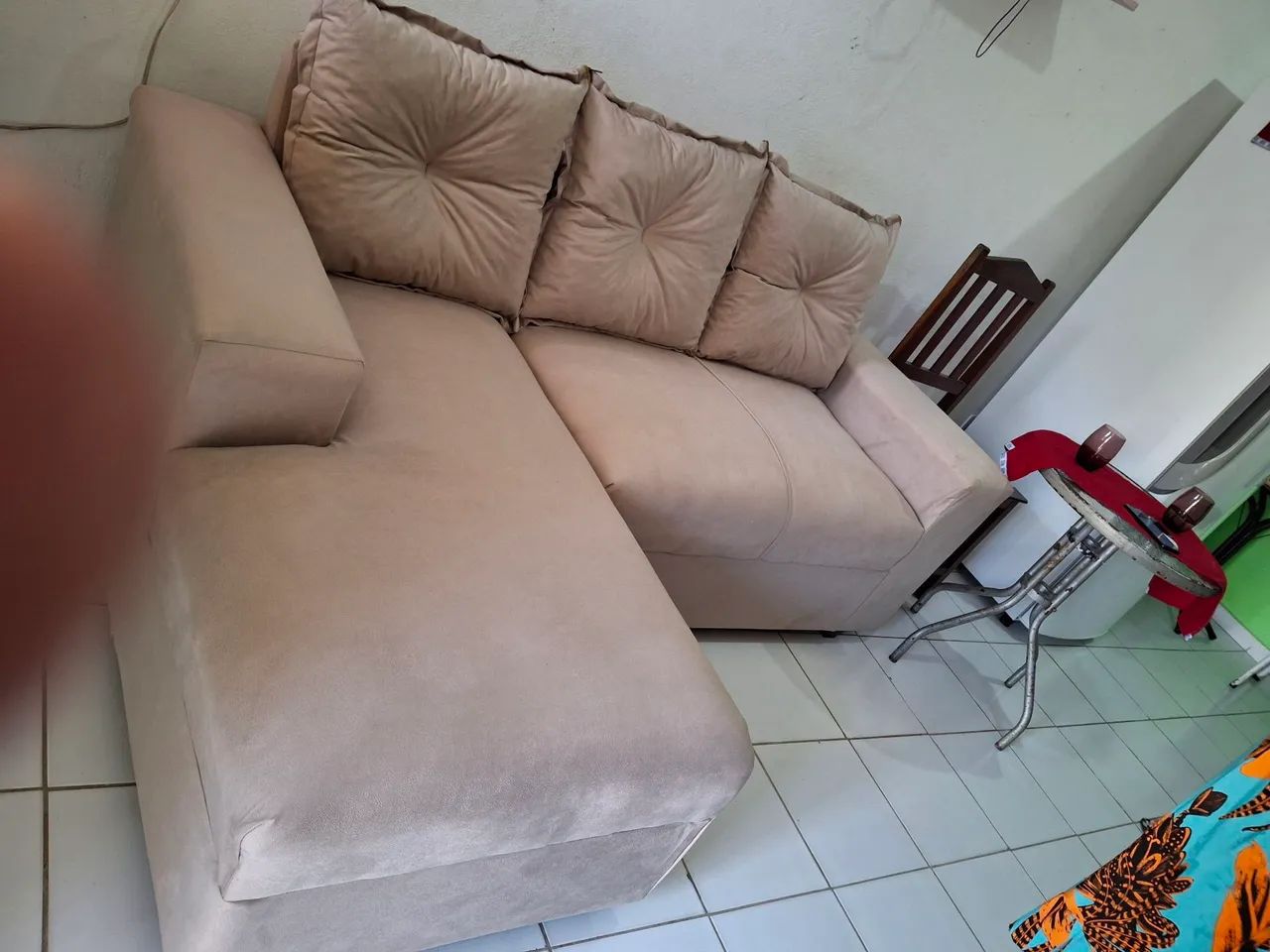 Sofa com cheis em Suede Bege ou cores a escolher  - Foto 2