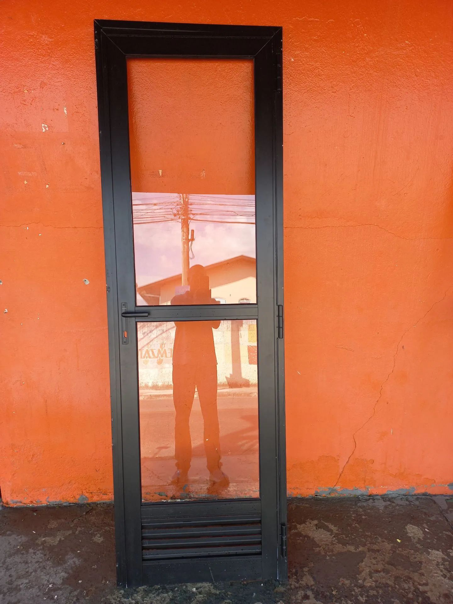 Porta de Alumínio Preta 0,70 X 2,17 - Foto 2