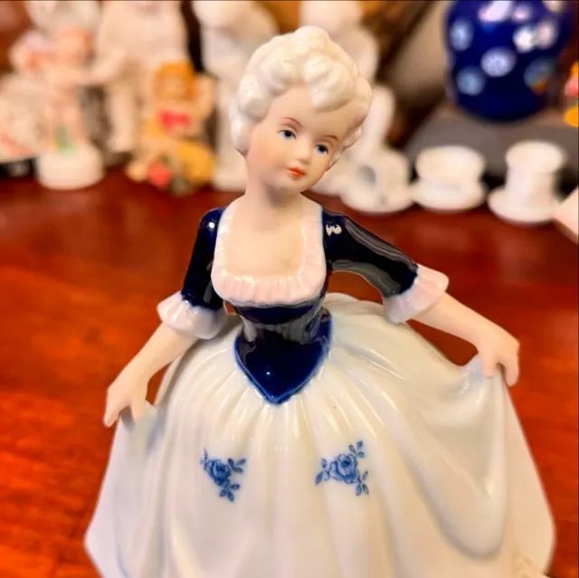 Bibelô em fina porcelana estilo inglês. - Foto 3