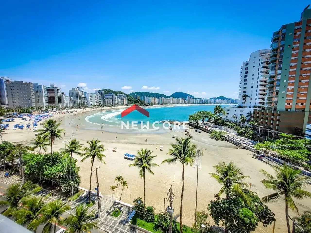 Apartamento em Avenida General Monteiro de Barros - Vila Luis Antônio - Guarujá/SP