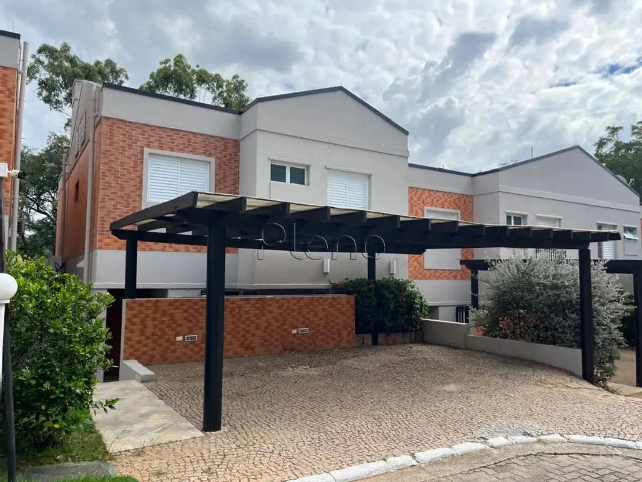 Sobrado à venda em Campinas, Bairro das Palmeiras, com 4 suítes, com 200 m²