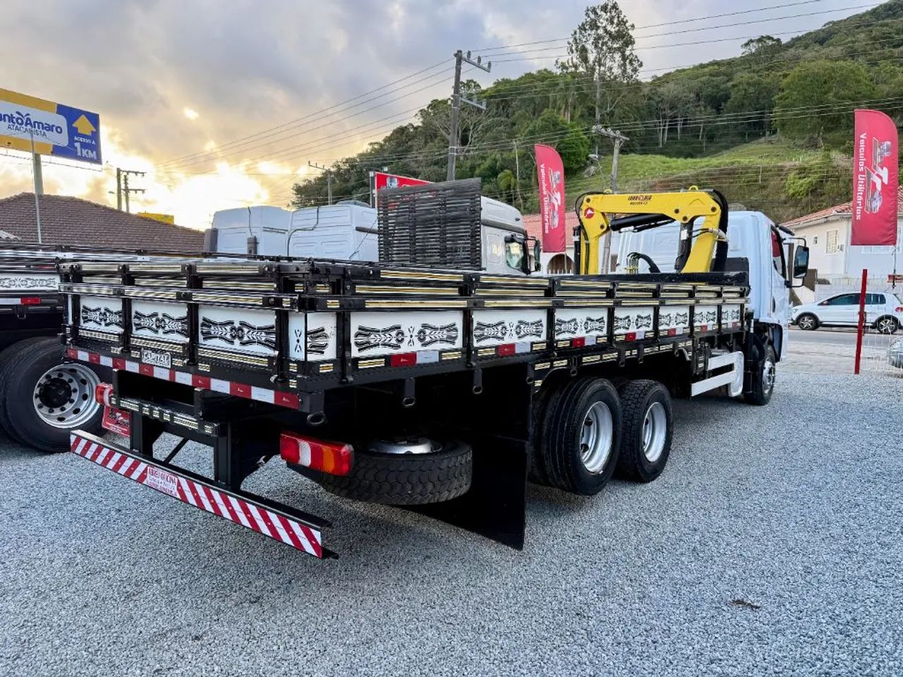 Accelo 1316 Munck 7.500 Com Carroceria  - Foto 8