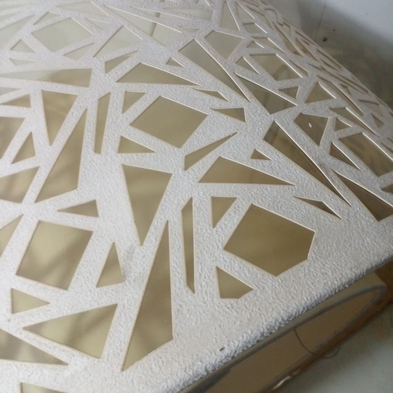 Lustre Moderno com Design Geométrico - Foto 2