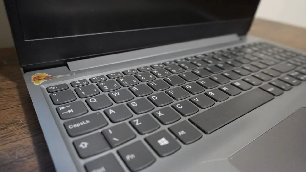 Notebook Lenovo Ideapad S145 em bom estado - Foto 2