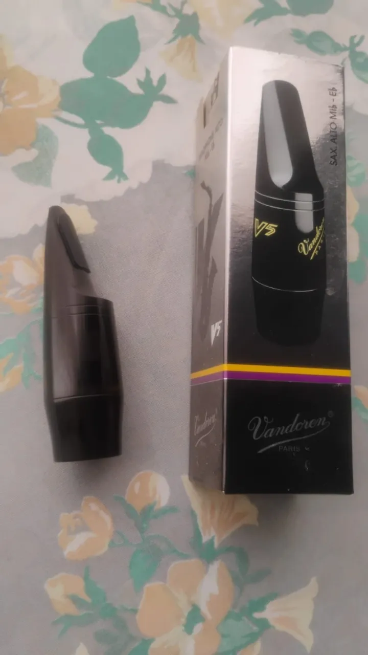 BOQUILHA VANDOREN V5 JAZZ A 45 ORIGINAL...EXCELENTE SONORIDADE E FACILIDADE DE EXECUÇÃO...