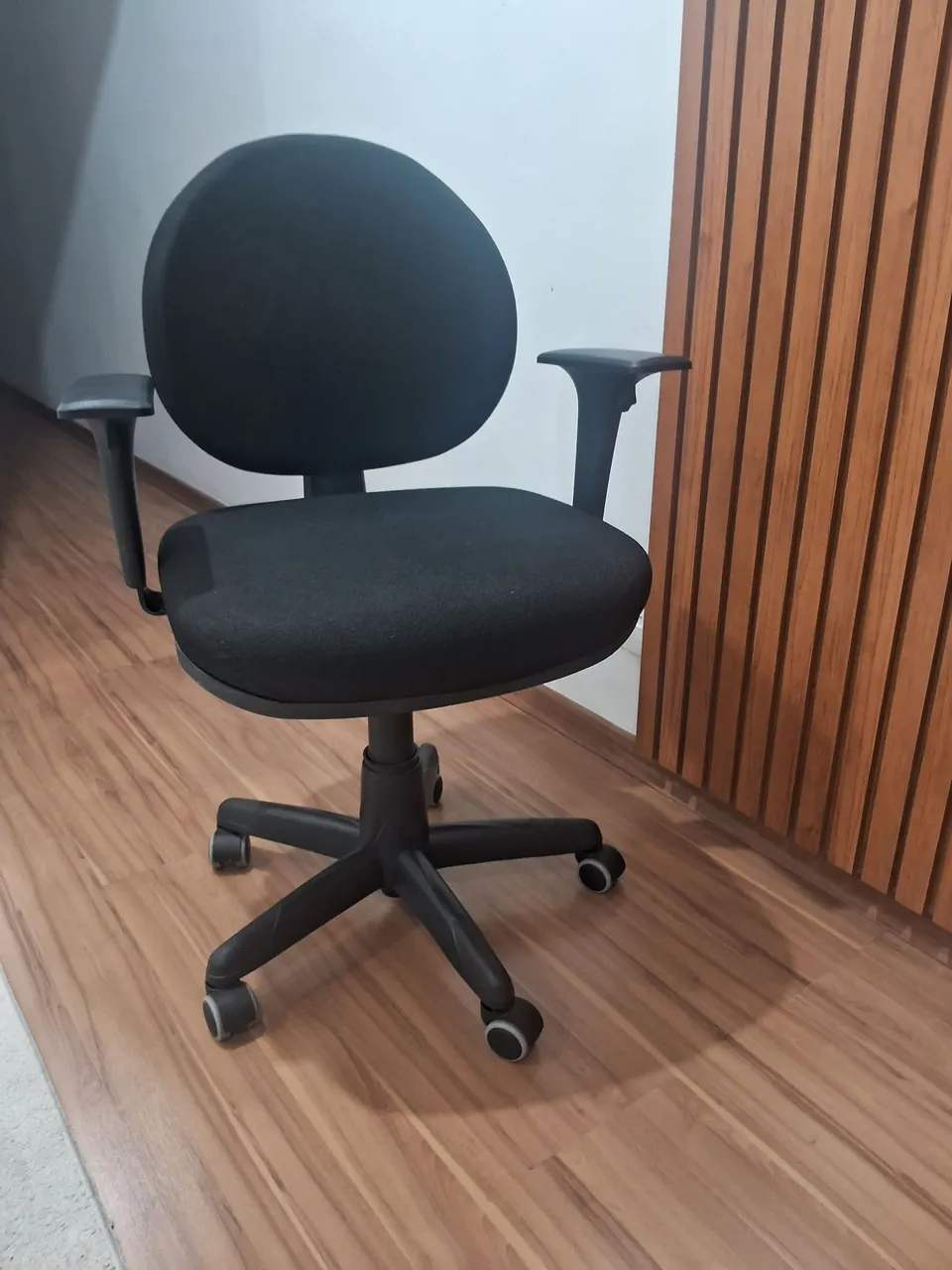 Cadeira de Escritório com regulagens