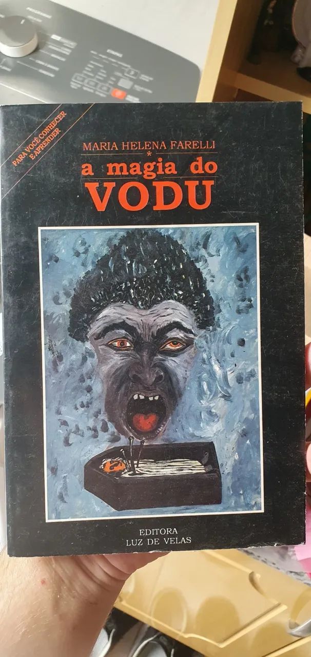 Livros A Magia do Vodu e Malês os Negros Bruxos Maria Helena Farelli Ed. Madras - Foto 2
