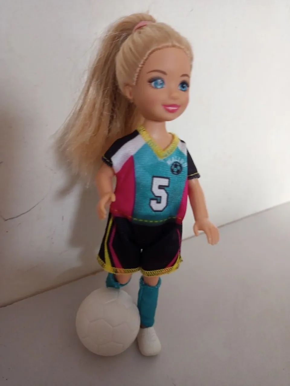 Boneca Barbie Chelsea  futebol Mattel  - Foto 4