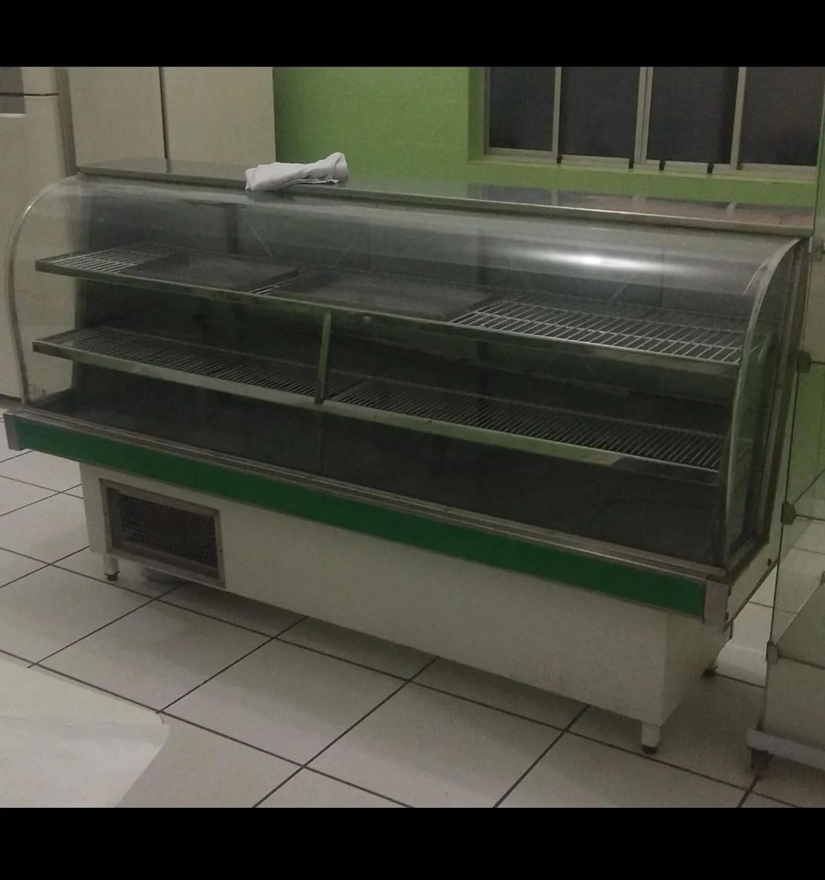 Vendo urgente balcão refrigerado 