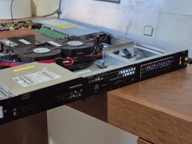 Servidor DELL Poweredge R200