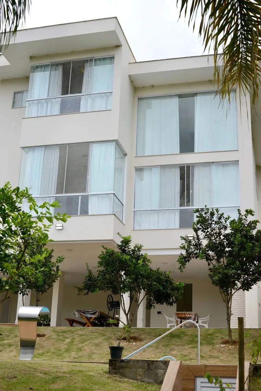 Mansao triplex Jardim das Montanhas Santa Tereza