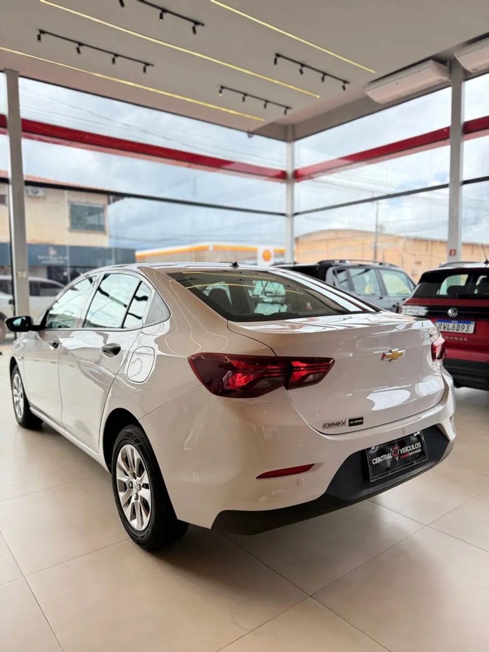 Onix Plux Turbo Aut com 17.000km na CENTRAL VEÍCULOS 