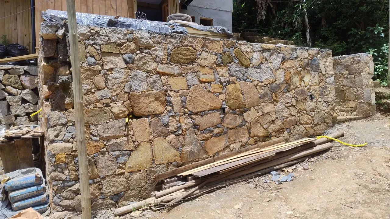 Corde de pedra e TD . Em pedra 