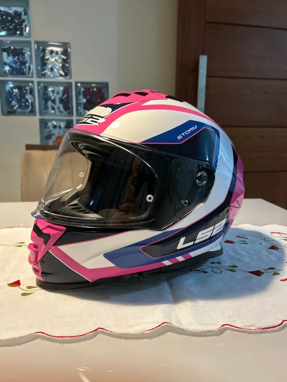 Capacete LS2 Storm FF800 Rosa e Branco
