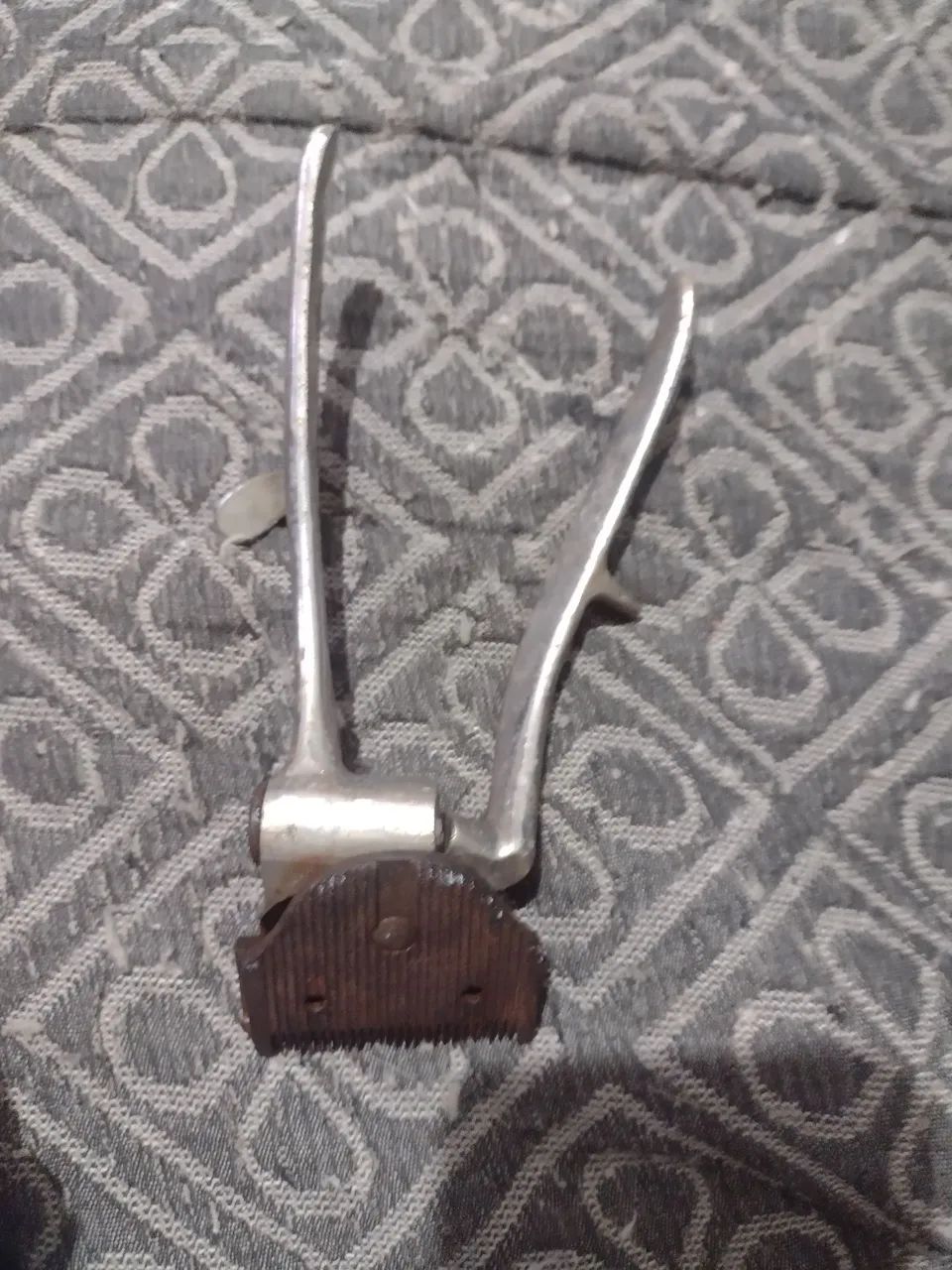 Máquina Antiga Manual De Cortar Cabelo. - Foto 2